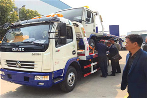 榆树汽车道路救援拖车价格